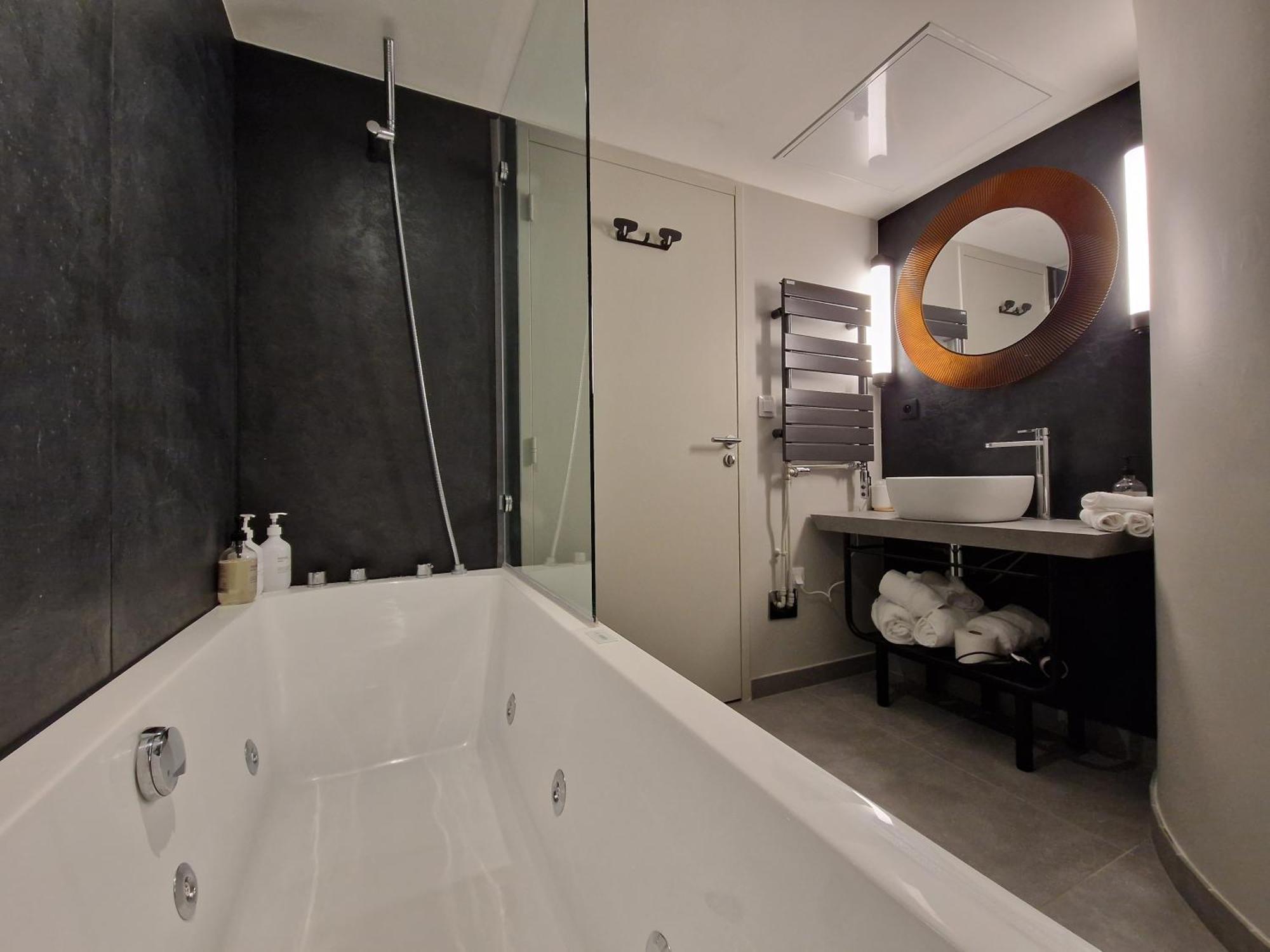 Domaine De L'Epau Eco-Resort Yvré-lʼÉvêque Zewnętrze zdjęcie