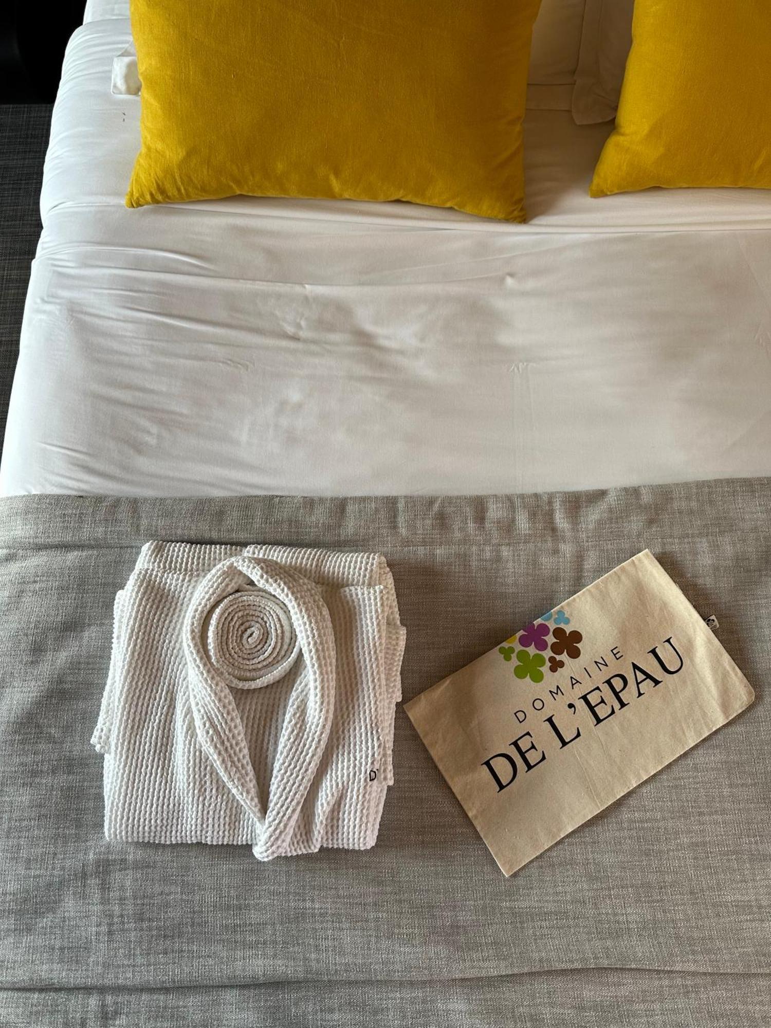 Domaine De L'Epau Eco-Resort Yvré-lʼÉvêque Zewnętrze zdjęcie